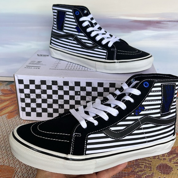 Vans Men’s Skate Sk8-Hi D
Breana Geering Black/White
VN0A5KYBBA2
Sneakers - Picture 16 of 16